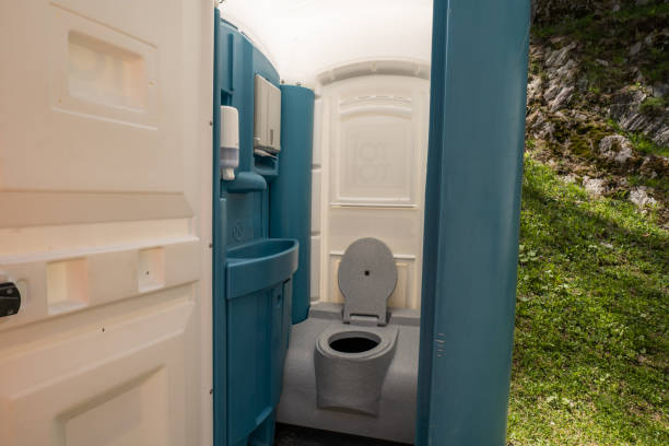 Best Porta potty delivery and setup  in Nicollet, MN